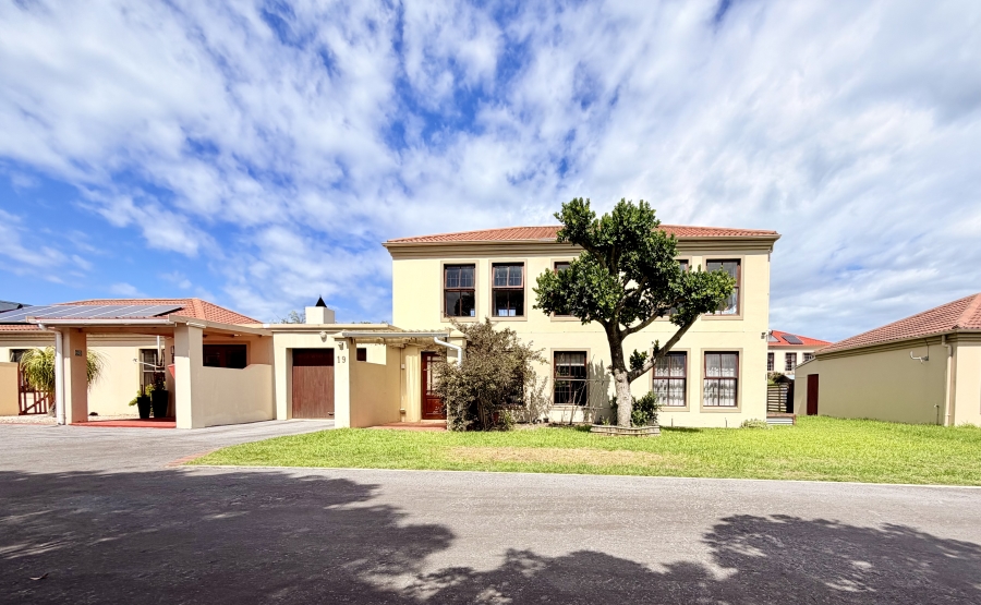 3 Bedroom Property for Sale in Sandbaai Western Cape